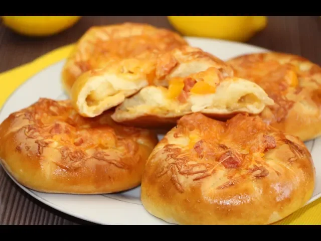 устоять невозможно перед такой вкуснятиной!булочки с начинкой!